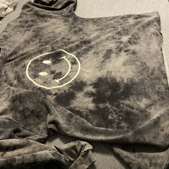 Hayden Los Angeles long sleeve black and grey shirt like new - Picture 4 of 7